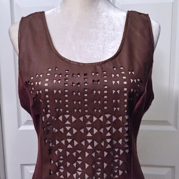 Laser cut Dress - Picture 2 of 4